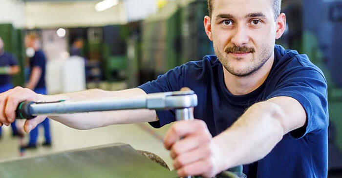 Stellenangebot Mechatroniker/ Mechaniker für Kfz, Nfz, Land- und/ oder Baumaschinen (m/w/d) in Dornstadt in der Region Göppingen